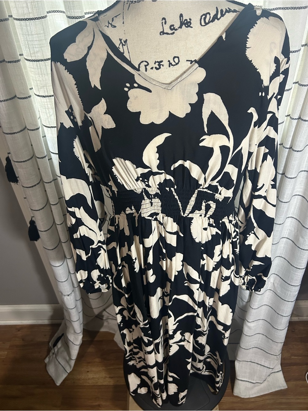 Knox Rose Women's Black and White Floral Long Sleeve Dress - Picture 2 of 6